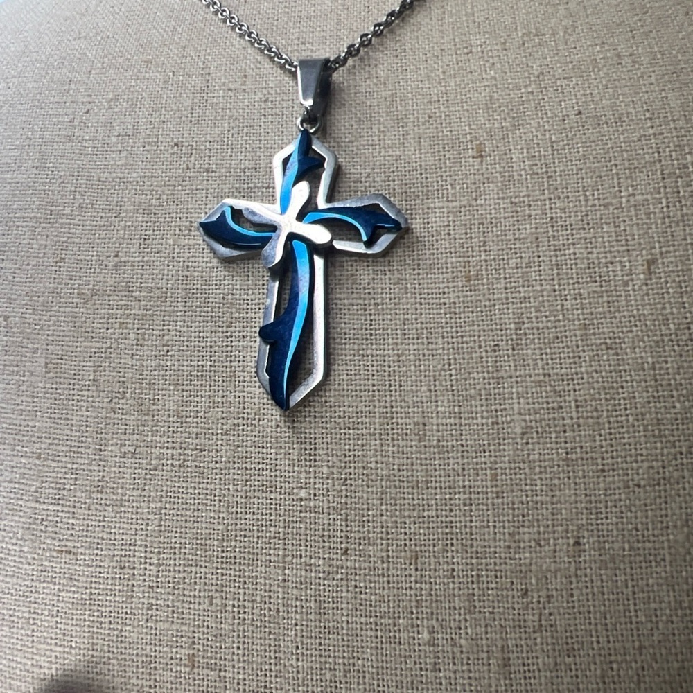 Aluminum Cross Pendant & 20.5” Steel Chain